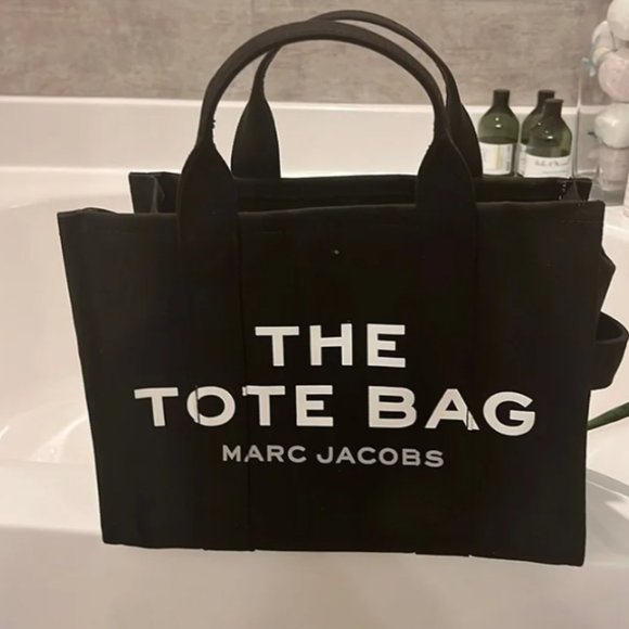 Marc Jacobs Handbags - Marc Jacobs Tote bag